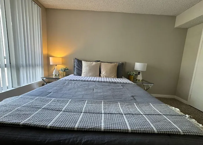 Modern 2Br Hollywood Apt With Rooftop Pool, Free Parking & Close To Walk Of Fame And Universal Studios