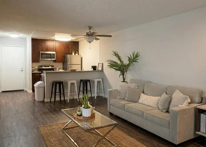 Modern 2Br Hollywood Apt With Rooftop Pool, Free Parking & Close To Walk Of Fame And Universal Studios